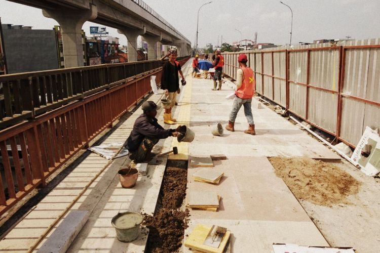 Rehabilitasi Jembatan Ampera.