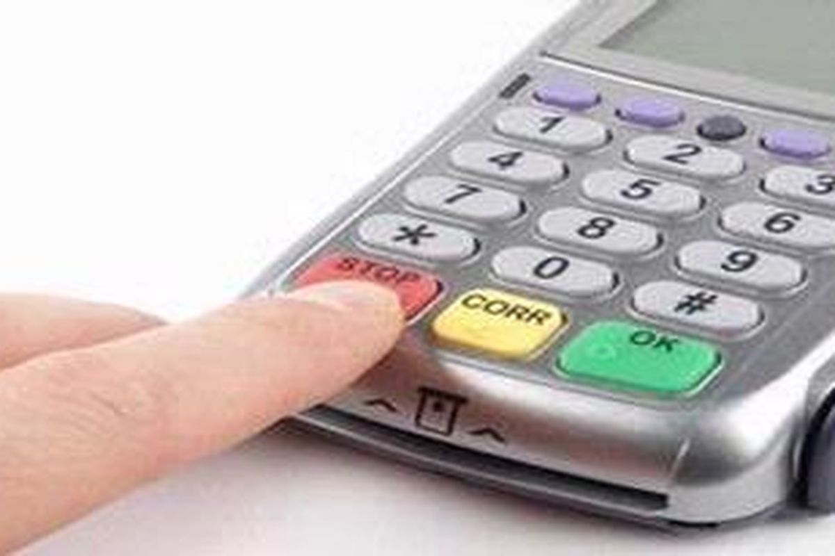 Jangan biarkan orang lain melihat saat Anda memencet PIN Anda.