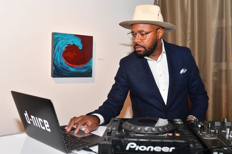 DJ D-Nice saat tampil di IMPACT Strategies and D&P Creative Strategies 2nd Annual Tech & Media Brunch, merayakan pekan Congressional Black Caucus di Longview Gallery, 13 September 2019 di Washington DC.