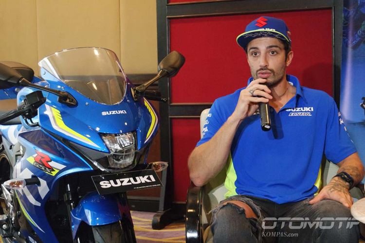 Pebalap Suzuki Ecstar Andrea Iannone berkunjung ke Indonesia, Jumat (2/2/2018).