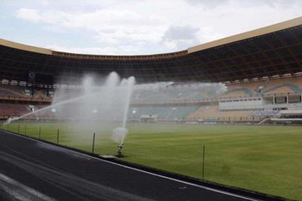Stadion Utama di Pekanbaru, Riau. Apakah Gubernur Riau, Rusli Zainal Ikut Membuka PON Riau 2012?