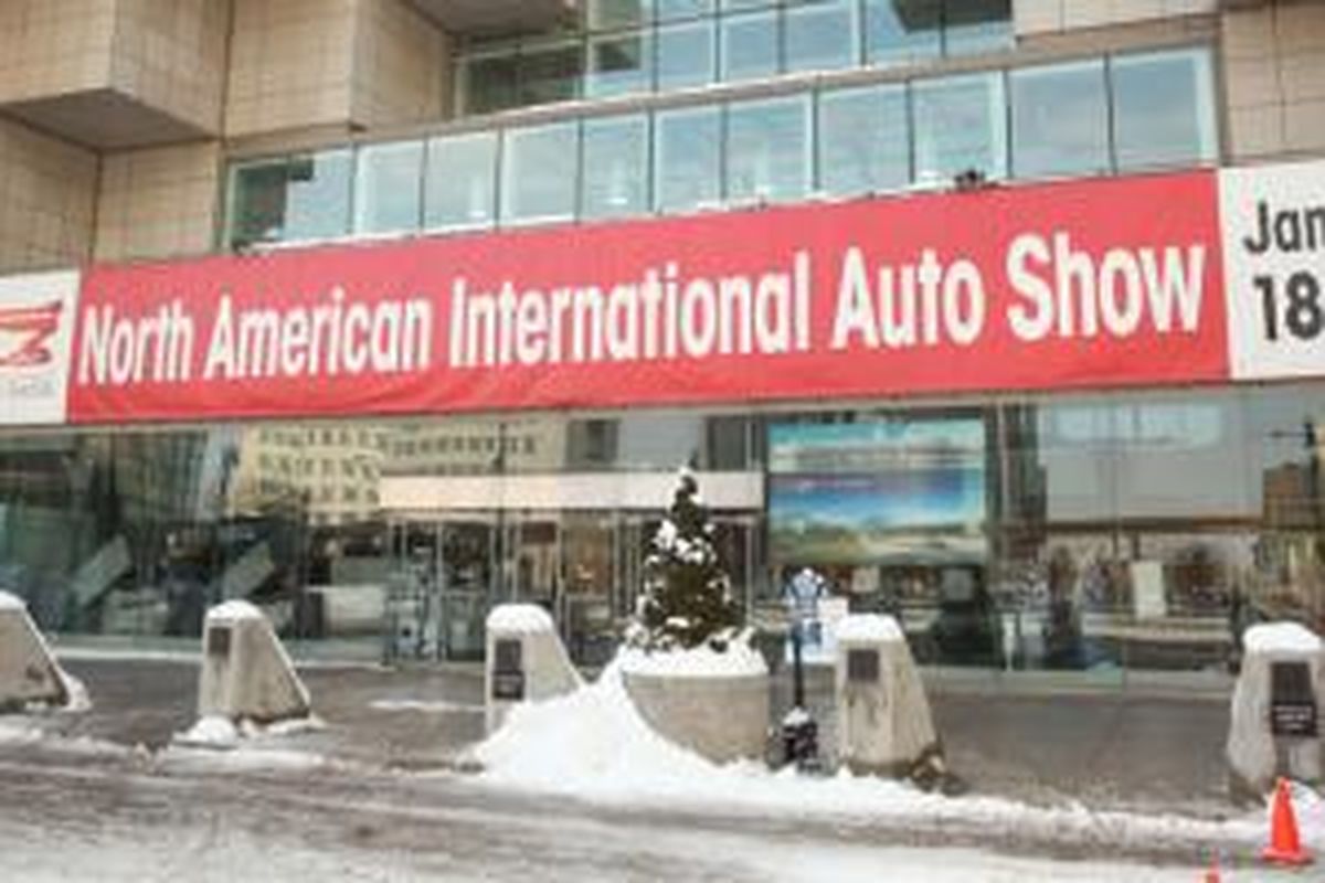 Salju di luar gedung Cobo Center, Detroit tempat NAIAS2014  diselenggarakan