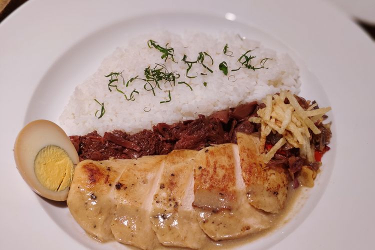 Nasi Gudeg Opor Ayam, salah satu menu Rindu Rumah di Paris Baguette, Senayan City, Jakarta Pusat,  Kamis (18/9/2025). 