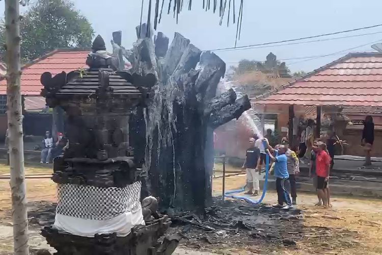 Pohon Beringin Tua Terbakar, Api Merembet ke 3 Pelinggih di Pura Buleleng