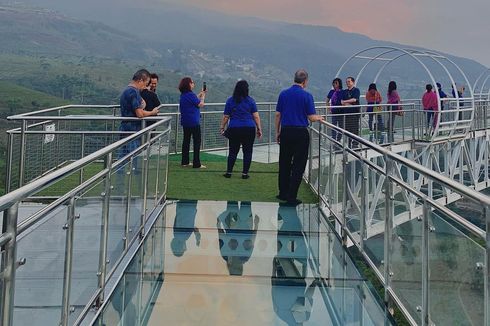 Panduan Lengkap ke Kemuning Sky Hills, Wisata Jembatan Kaca di Karanganyar