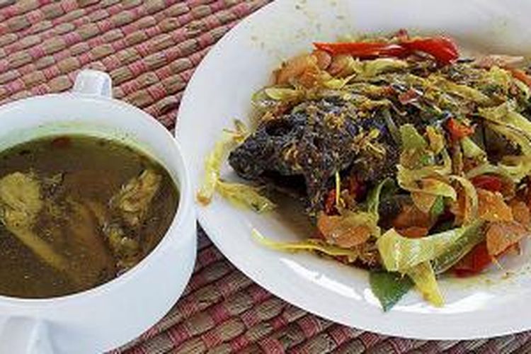 Aneka menu di Warung Nila Resto, Kintamani, Kabupaten Bangli, Bali.