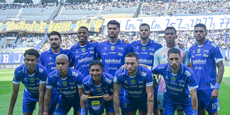 Starting eleven Persib Bandung di laga pembuka Super League 2025-2026 menghadapi Semen Padang FC, Sabtu (9/8/2025) di Stadion Gelora Bandung Lautan Api (GBLA).