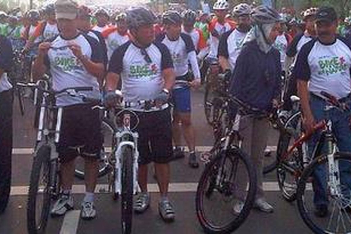 Kegiatan fun bike yang diselenggarakan oleh Kompas, Kompas.com, dan PT Bumi Serpong Damai (BSD) Realty Tbk. diikuti lebih dari 3.020 peserta. Turut hadir dalam fun bike tersebut Kepala Polri Jenderal (Pol) Timur Pradopo, Kabid Humas Mabes Polri Boy Rafli Amar dan Wali Kota Tangerang Selatan Airin Rachmi Diany.