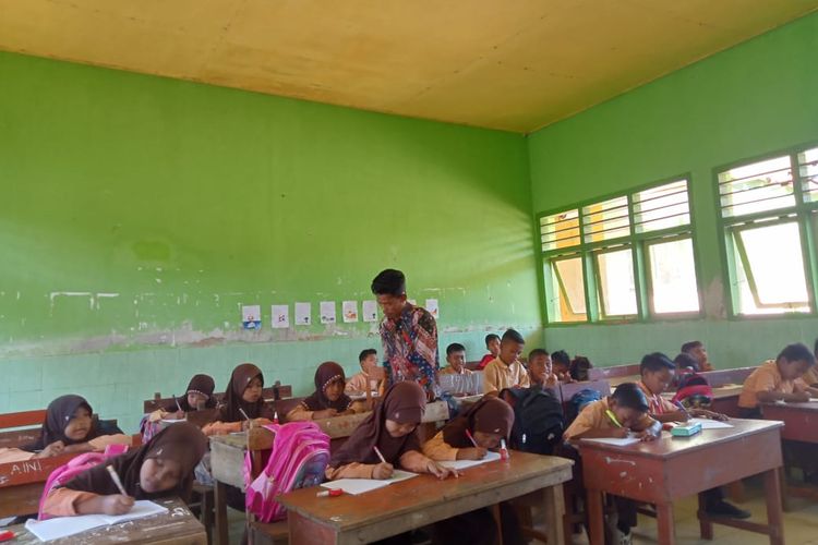 Guru Honorer Dipecat akibat Diduga Ungkap Penyimpangan BSPS, Ini Klarifikasi Kadisdik Sumenep