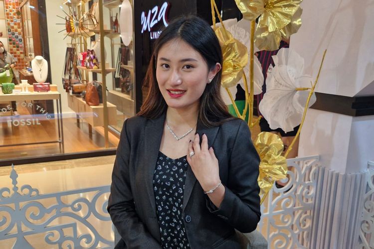 Koleksi cushion cut Aleva Collection dari Mizora Jewelry yang dipamerkan dalam pameran bertajuk Aleva Wonderland di Central Park Mall, Selasa (26/12/2023).