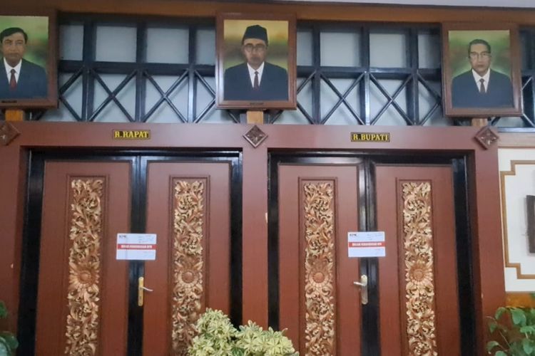 Ruang Rapat dan Ruang Bupati Sukoharjo Etik Suryani Disegel KPK, Plt Cari Solusi
