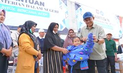 Mendagri Serukan Percepatan Pembersihan Sisa Banjir dan Pembangunan Hunian Tetap di Aceh Tamiang