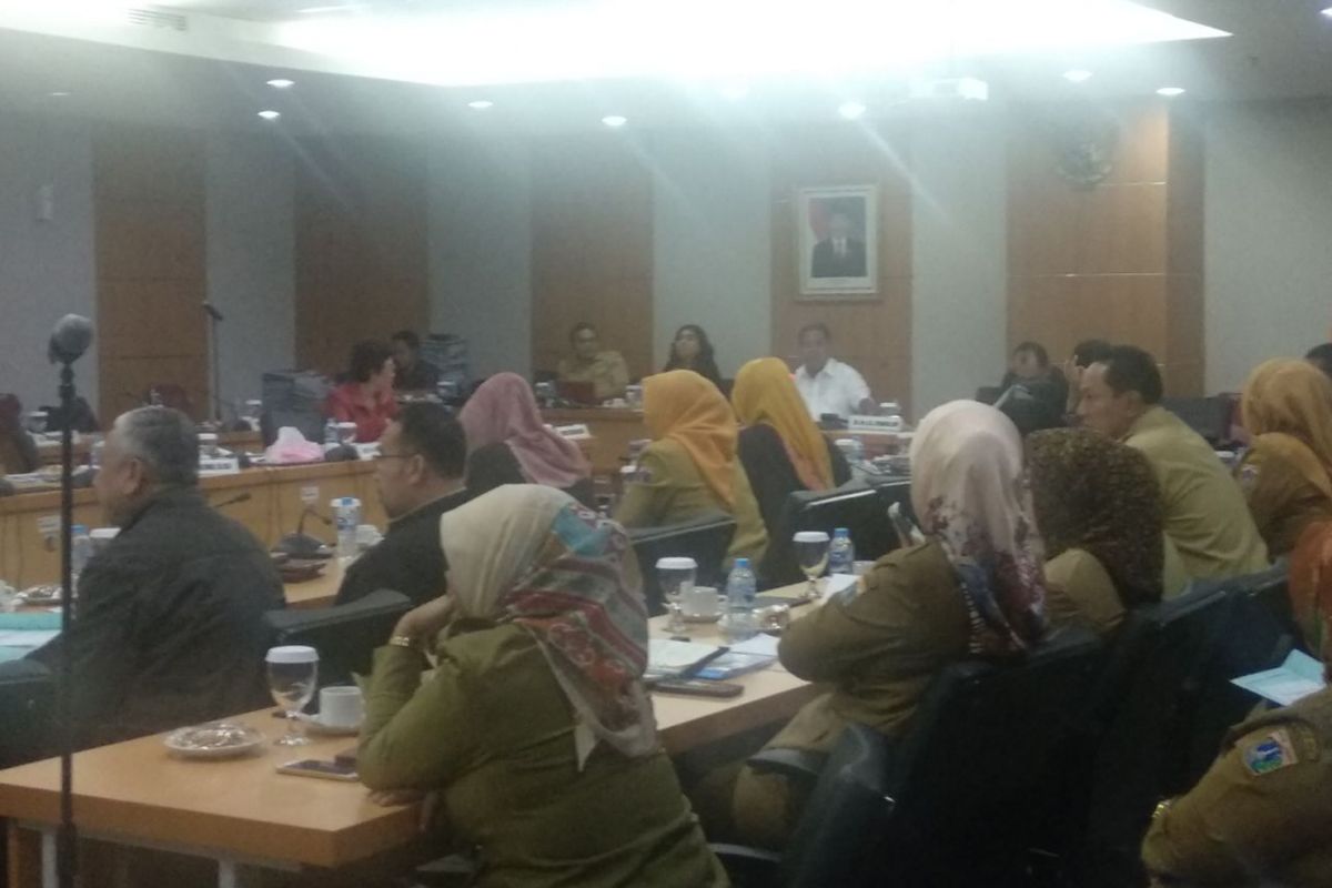 Rapat Komisi E DPRD DKI Jakarta bersama Dinas Pemberdayaan, Perlindungan Anak dan Pengendalian Penduduk (PPAPP), Senin (28/1/2019).