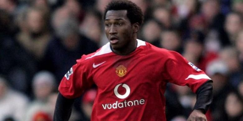 Eric Djemba-Djemba ketika masih berkostum Manchester United.