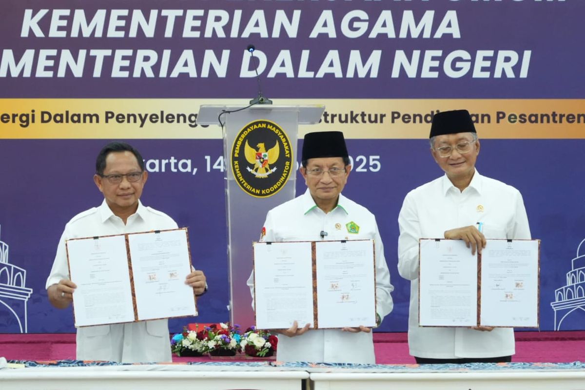 Tiga kementerian menandatangani Kesepakatan Bersama tentang Sinergi Penyelenggaraan Infrastruktur Pendidikan Pesantren, Selasa (14/10/2025) di Jakarta.