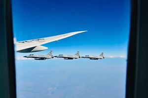 Prabowo Dikawal 6 Jet Tempur JF-17 Thunder Saat Tiba di Pakistan