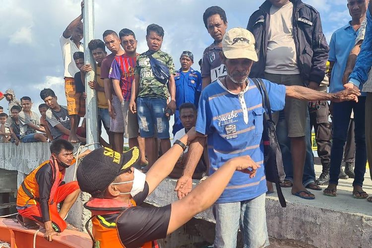 Dionisio De Araujo (56) nelayan asal Desa Jenilu, Kecamatan Kakuluk Mesak, Kabupaten Belu, Nusa Tenggara Timur (NTT), sempat hilang selama 4 hari, akhirnya ditemukan selamat di Perairan Kabupaten Kupang, Rabu (20/4/2022)