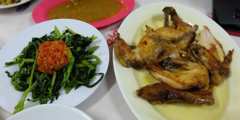 Ayam betutu goreng, salah satu menu khas di restoran Ayam Betutu Khas Gilimanuk.