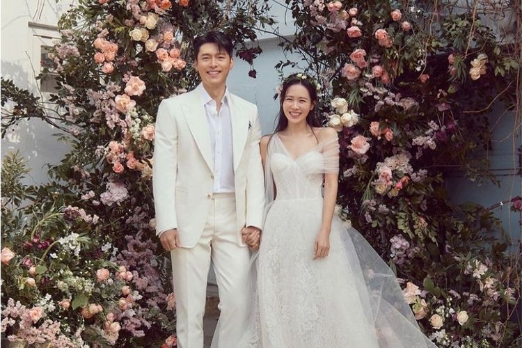 Agensi Hyun Bin, VAST Entertainment, merilis dua foto menjelang pernikahan pasangan Hyun Bin dan Son Ye Jin hari ini, Kamis (31/3/2022).