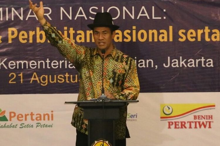 Menteri Pertanian Andi Amran Sulaiman berbicara pada Pengukuhan Dewan Pengurus Pusat Masyarakat Perbenihan dan Perbibitan Indonesia (MPPI), di Auditorium Kementan, Jakarta pada Senin (21/8/2017).