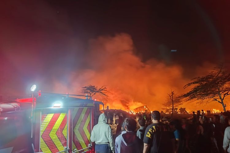 Bantu 22 KK Terdampak Kebakaran di Pemecutan Klod, Dinsos Denpasar Salurkan Kasur hingga Paket Balita