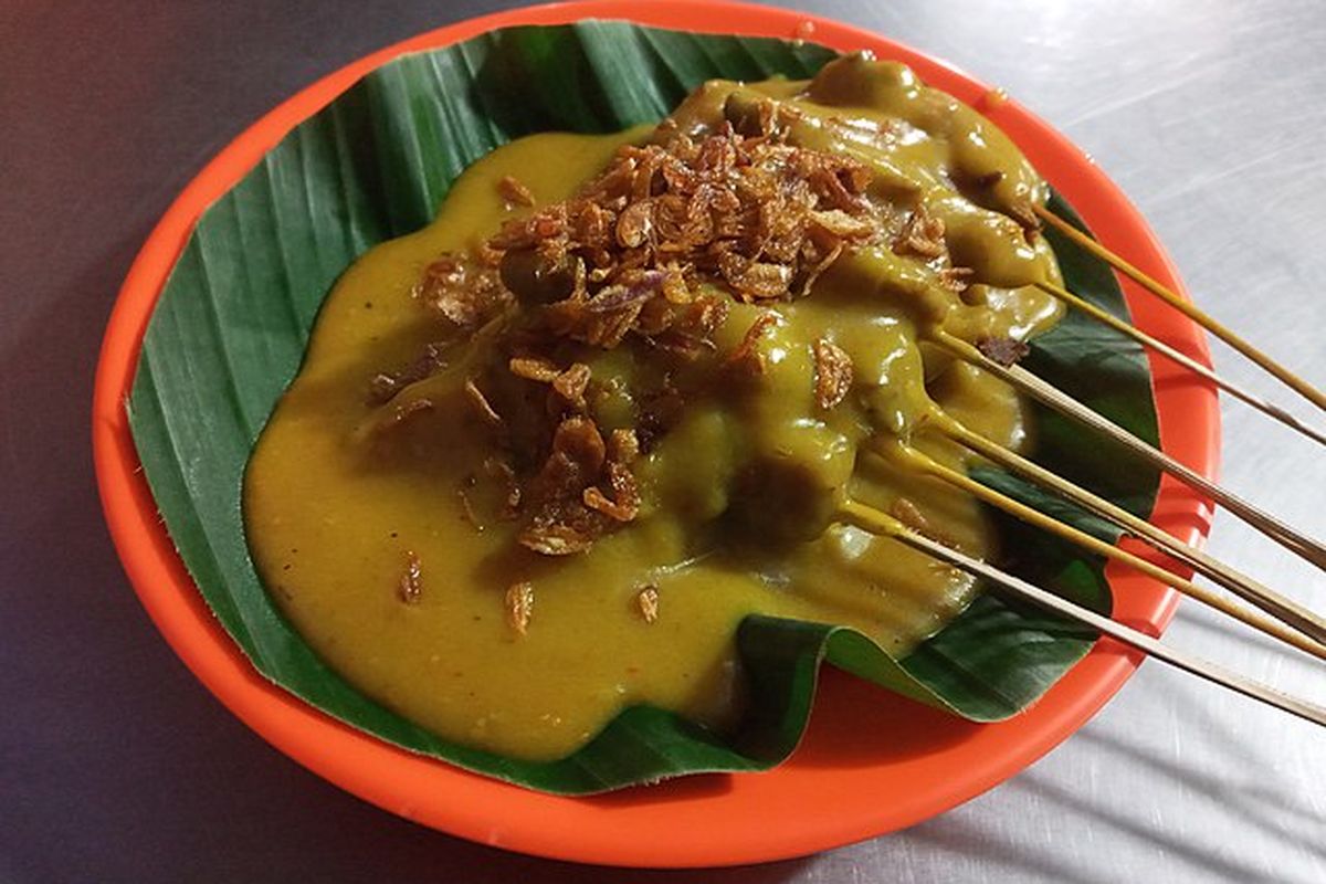 Ilustrasi Sate Padang jajanan kuliner khas Minangkabau