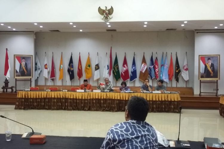 Penetapan desain Alat Peraga Kampanye Pemilu 2019 di Gedung KPU, Jakarta Pusat, Senin (29/10/2018).