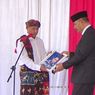Tangis Gubernur Viktor Laiskodat Saat Serahkan Jenazah Sekda NTT kepada Bupati Sumba Timur