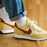 Perpaduan Dua Era Berbeda dalam Nike Daybreak SP Topaz Gold