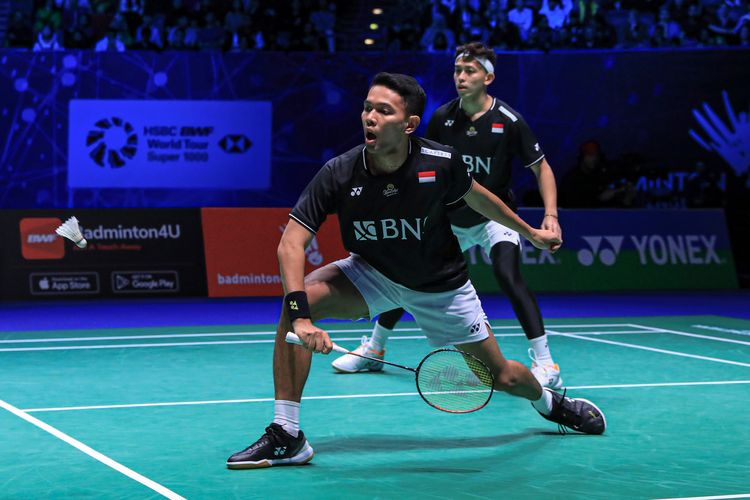 Fajar Alfian/Muhammad Rian Ardianto saat tampil di semifinal All England 2023 melawan He Ji Ting/Zhou Hao Dong di Utilita Arena Birmingham, Birmingham, Inggris, Sabtu (18/3/2023). Fajar/Rian menang 21-19, 21-17, atas He/Zhou dan melangkah ke final All England 2023. Mereka akan memperebutkan gelar juara dengan Mohammad Ahsan/Hendra Setiawan.