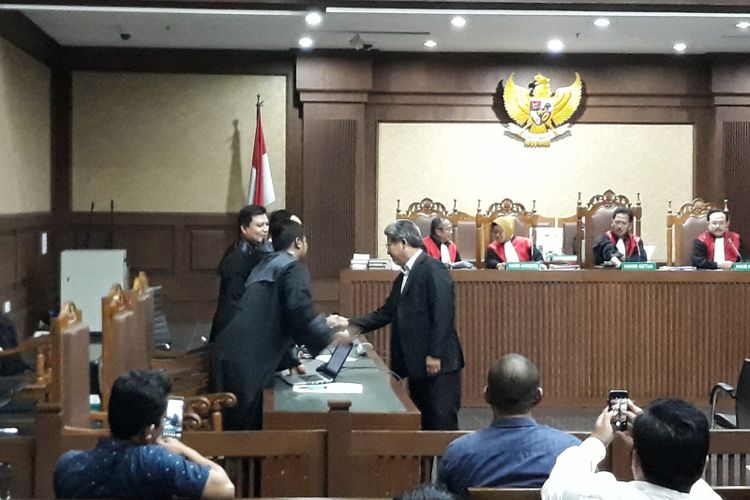 Todung Mulya Lubis bersaksi di Pengadilan Tipikor Jakarta, Kamis (19/7/2018).