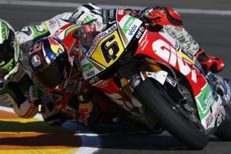 Stefan Bradl (6) akan mengisi kursi NGM Forward Racing musim balap MotoGP 2015.