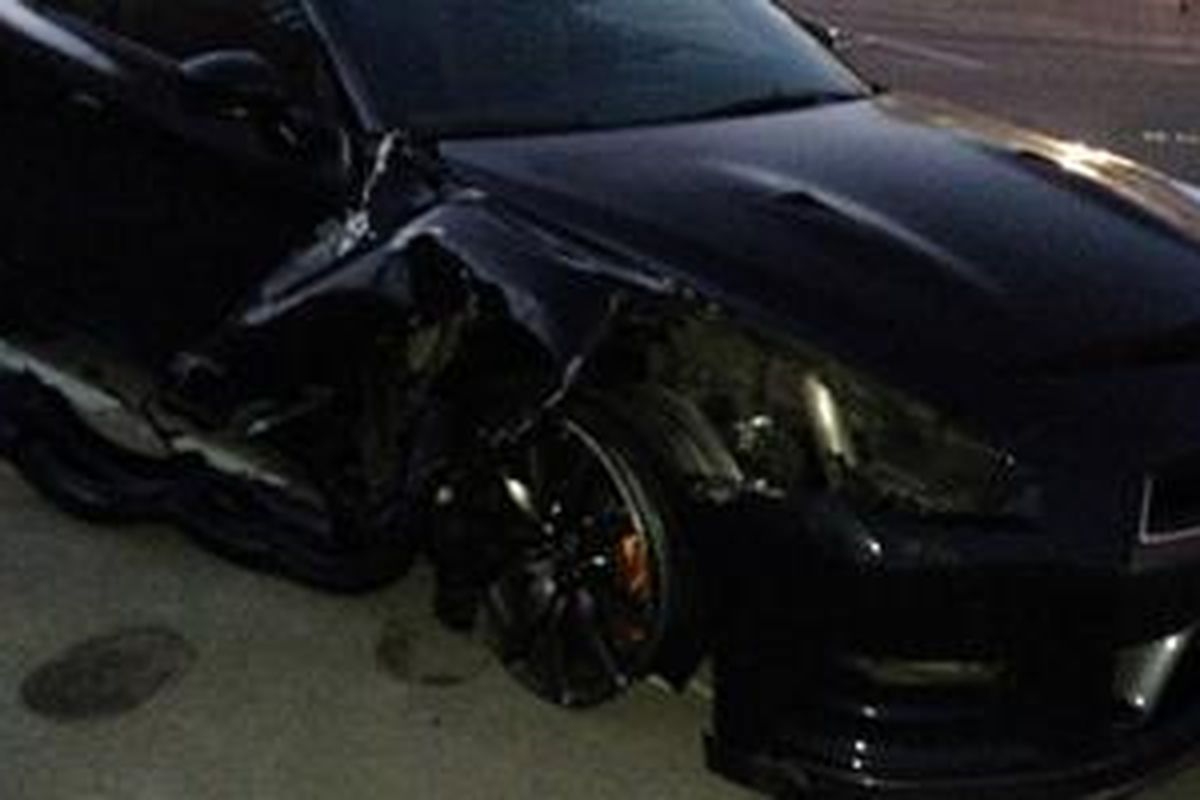 Nissan GT-R Pecah ban saat lebih 300 kpj.