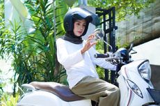 Cara Nyaman Pakai Hijab dan Helm Saat Berkendara Motor