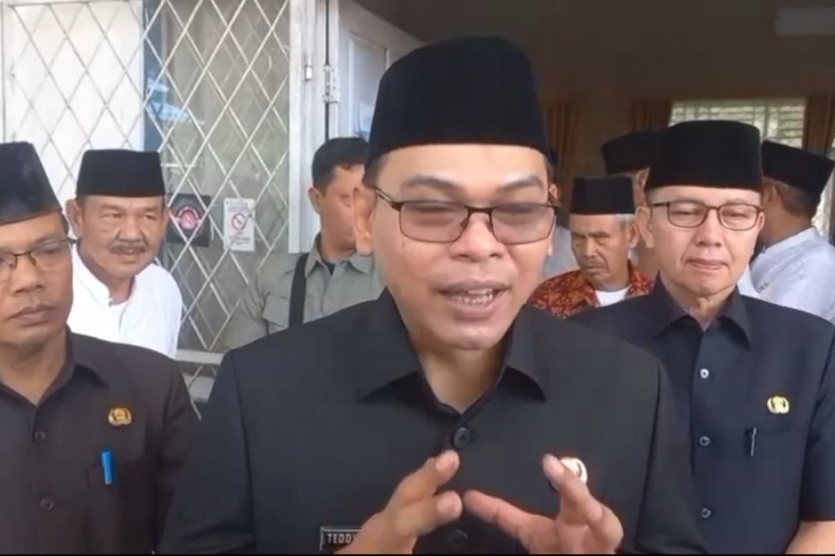 Bupati Seluma, Teddy Rahman.
