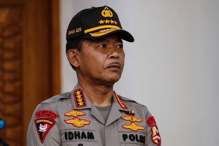 Kapolri, Jenderal Polisi Idham Azis saat pelepasan tim evakuasi warga negara Indonesia yang bekerja di kapal Diamond Princess di Bandara Soekarno Hatta, Tangerang, Banten, Jumat (28/2/2020). Pemerintah mengevakuasi 68 WNI di Kapal Diamond Princess yang kini berada di Yokohama, Jepang, terkait merebaknya virus corona .