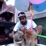 Terbangkan Anjing dengan Balon, Youtuber Ini Ditangkap