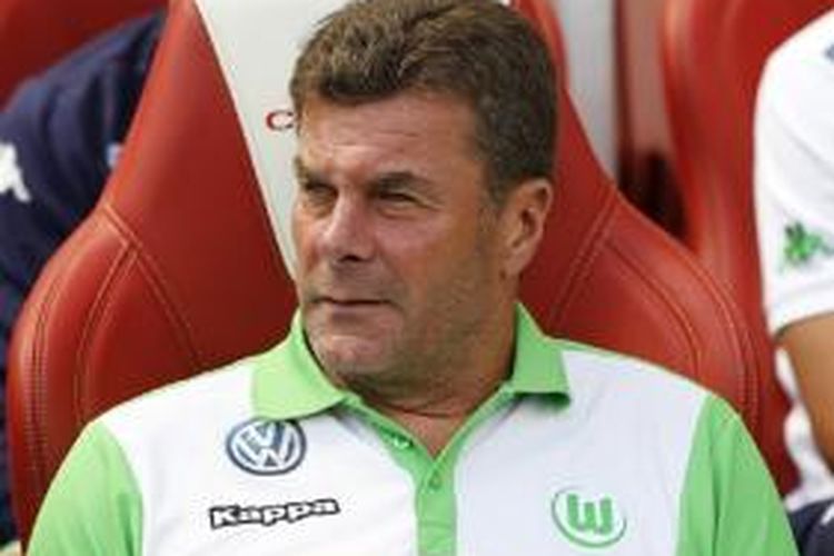 Pelatih VfL Wolfsburg, Dieter Hecking.
