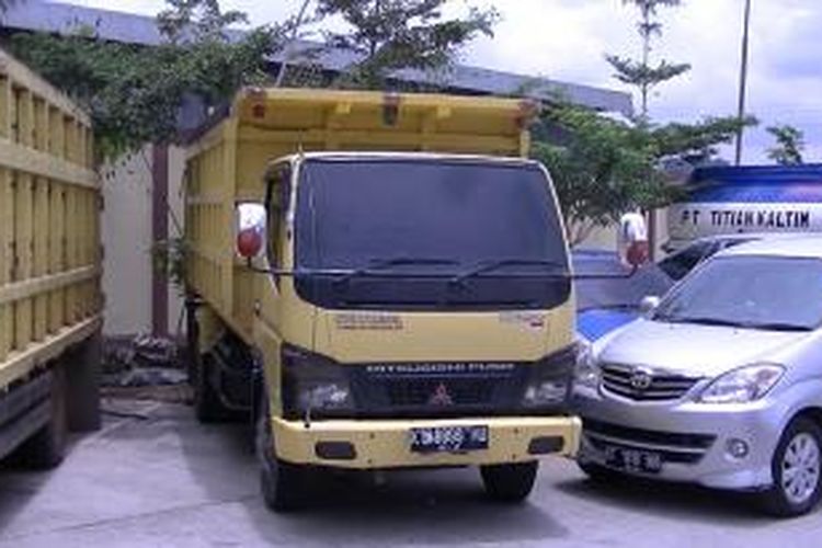 Polresta Samarinda mengamankan satu truk yang digunakan untuk mengetap solar bersubsidi