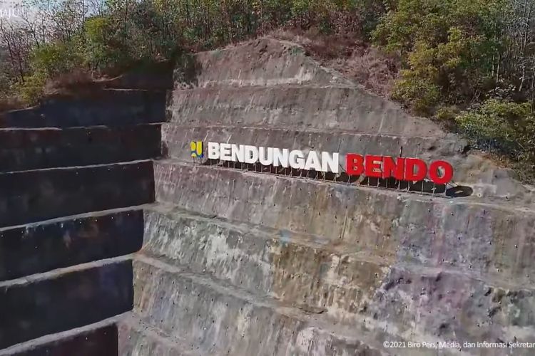 Bendungan Bendo di Kabupaten Ponorogo Jawa Timur 