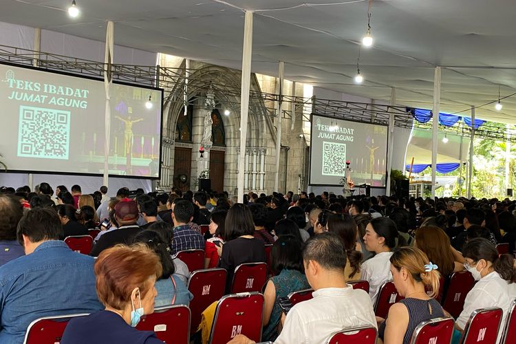 Jumat Agung di Gereja Katedral, Jemaat: Momen Sakral Mengingat Pengorbanan Yesus