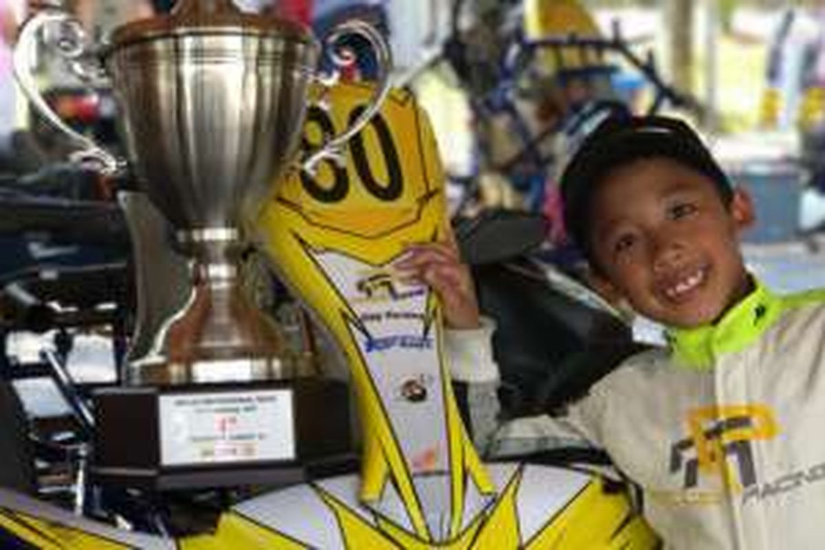 Pegokart potensial Indonesia, Aditya Wibowo berhasil meraih podium pertama kelas Micro Max dalam ajang Rotax Invitational Race 2017 yang digelar 14-15 Januari 2017 di Elite Speedway Plus Circuit Malaysia.