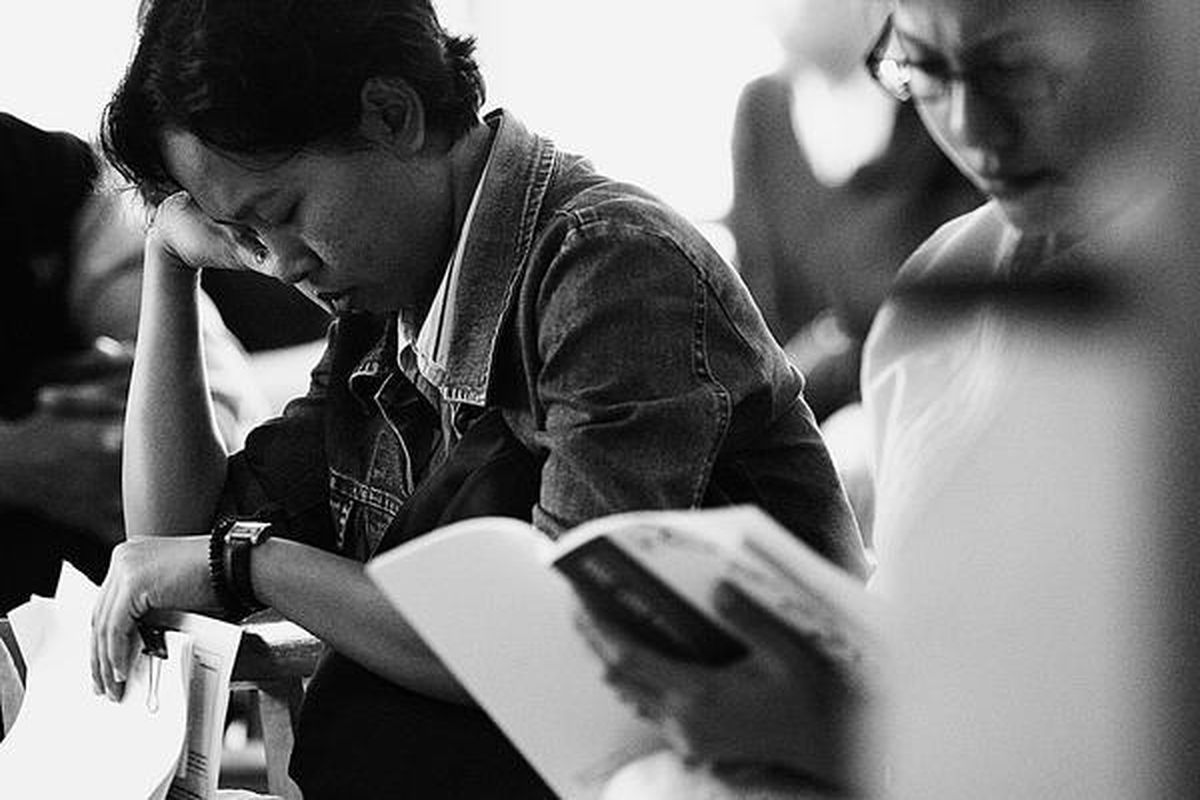 Peserta Jamsostek antre mengurus jaminan di Kantor Pusat Jamsostek, Jakarta, Rabu (4/6). Jumlah tenaga kerja yang masih aktif menjadi peserta Jamsostek hingga Desember 2007 berjumlah 7.941.017 orang, sementara jumlah peserta nonaktif berjumlah 15.788.933 orang.  