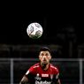 Gerak Spesifik Sundulan Tanpa Lompatan pada Permainan Sepak Bola