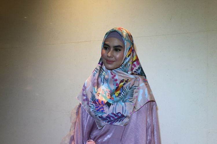 Kartika Putri saat menghadiri sebuah acara di Hotel Fairmont, Jakarta Pusat, Jumat (18/5/2018.