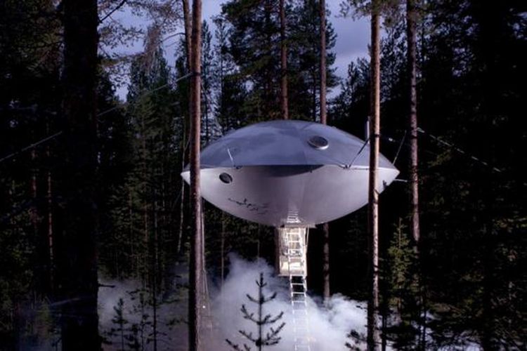 Kamar tipe UFO didesain mirip pesawat luar angkasa di film science fiction.