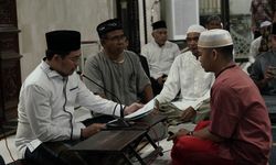 Bimbing Mualaf di Desa Patikalain, Bupati HST: Semoga Jadi Muslim yang Baik
