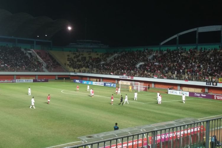 Suasana pertandingan timnas U16 Indonesia vs Vietnam pada laga penentuan juara Grup A Piala AFF U16 2022 di Stadion Maguwoharjo, Sleman, Yogyakarta, Sabtu (6/8/2022). 