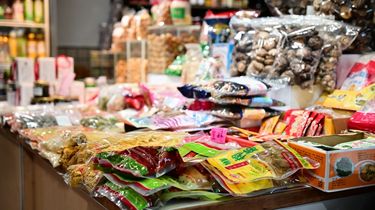 Libur Lebaran 2026, Sejumlah Toko Oleh-oleh di Lampung Diserbu Pembeli