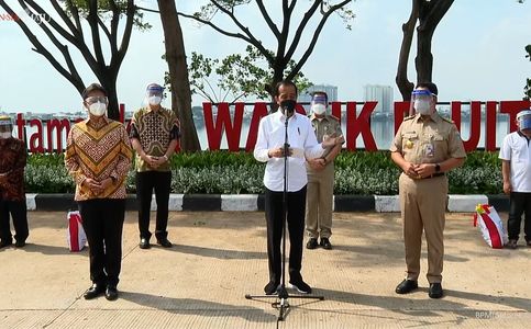 Jokowi Set Target of Inoculating 7.5 million Jakartans End of August